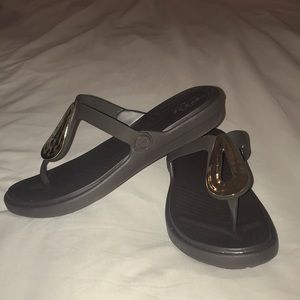 Crocs Sanrah Liquid Metal Flip-Flops